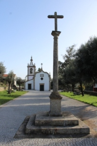 Capela de São Pedro e Cruzeiro