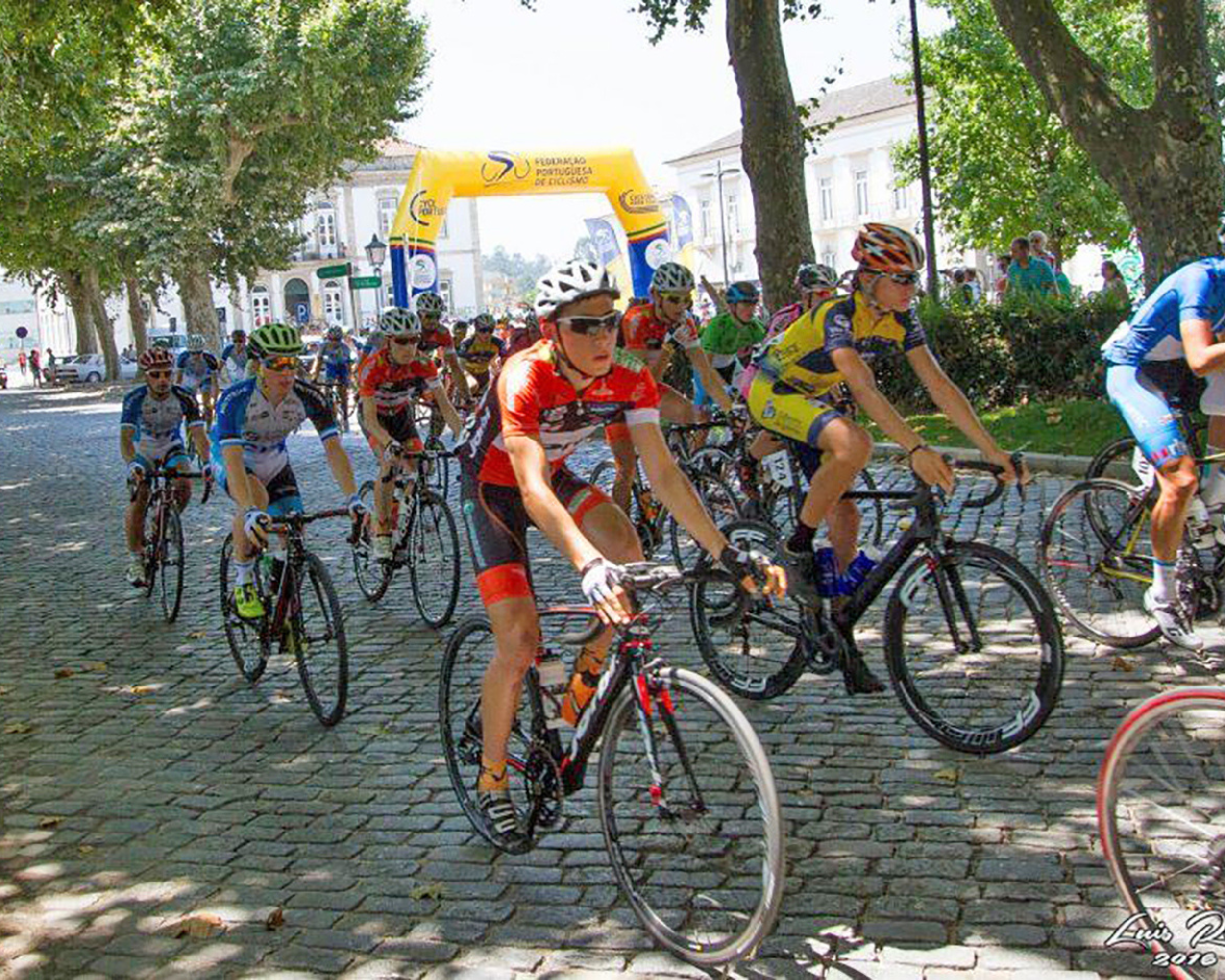 Volta a Portugal em bicicleta atravessa concelho de Vila Verde